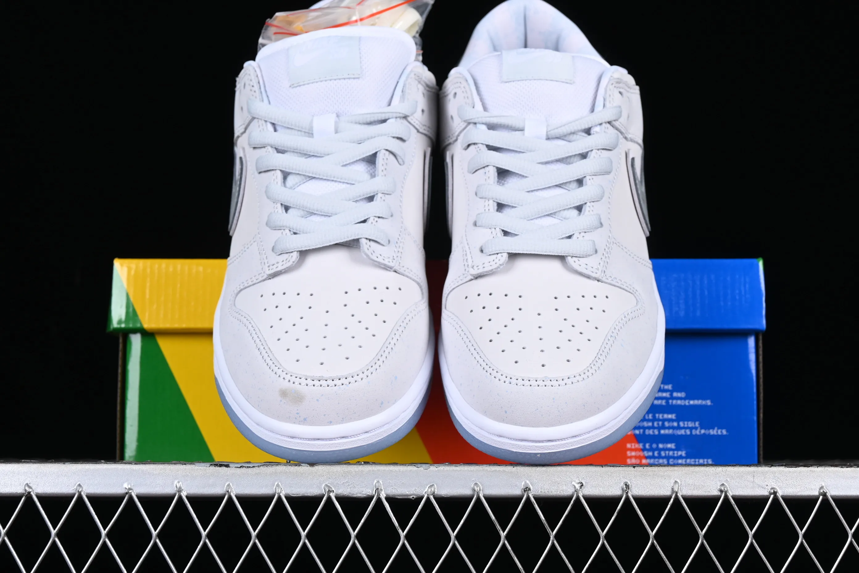 All Categories Nk SB Dunk Series Nk SB Dunk Low Low-top sneakers C version Concepts x Nk Dunk Low Pro SB "White lobster" full-layer white lobster SB low-top sports and leisure sneakers FD8776-100